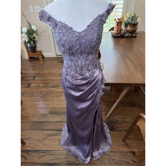 Ladivine by Cinderella Divine Lavender Off Shoulder Gown M Sequin Formal Dress - Picture 3 of 16